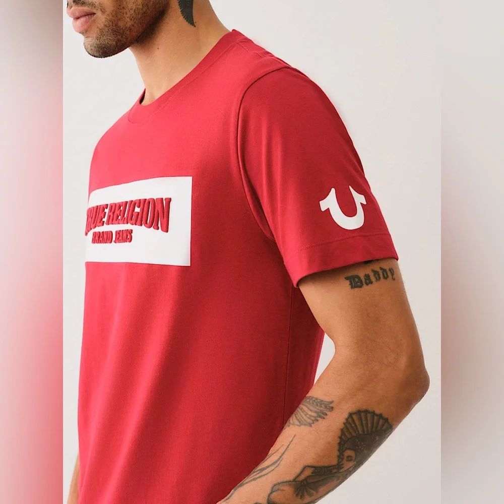 True Religion Red Dahlia Embossed Arched Logo Casual 100% Cotton Tee